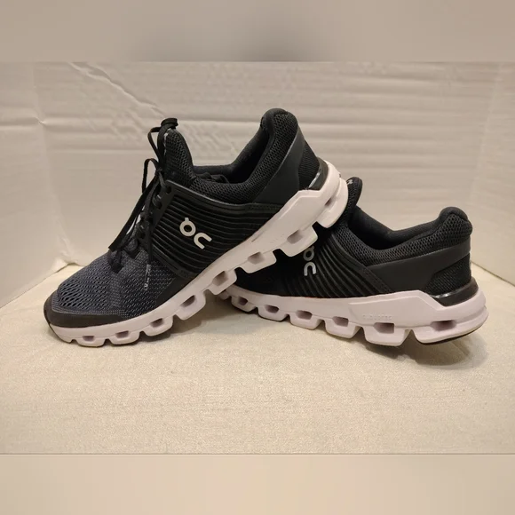 On Cloud Helion, Women #9 US , Running Shoes - Picture 7 of 10